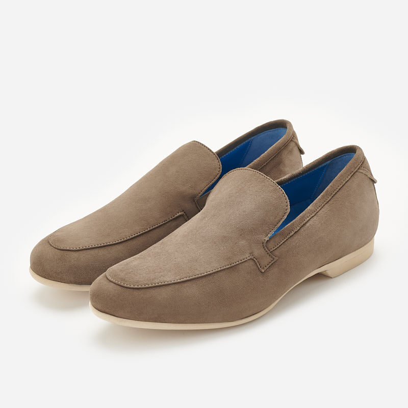 Suede loafer with rubber sole