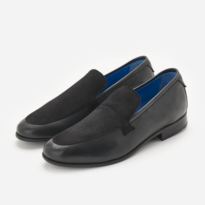 Leather loafer with suede details