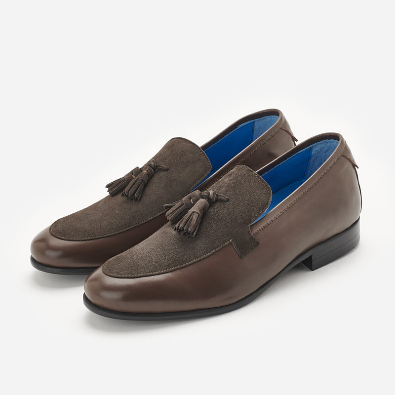 Tassel leather loafer with suede details
