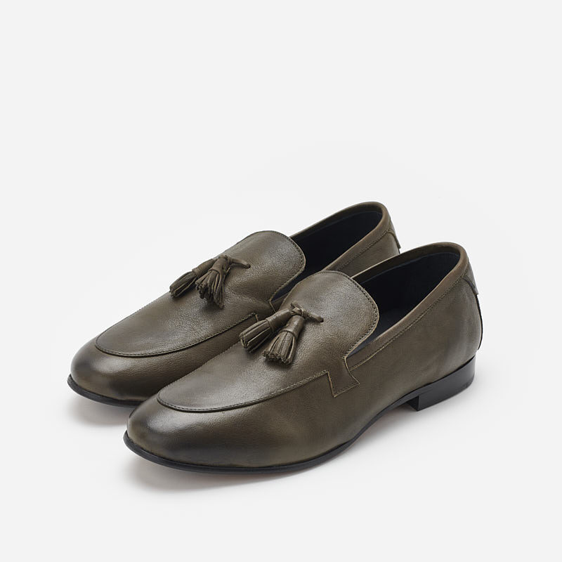Full grain leather loafer