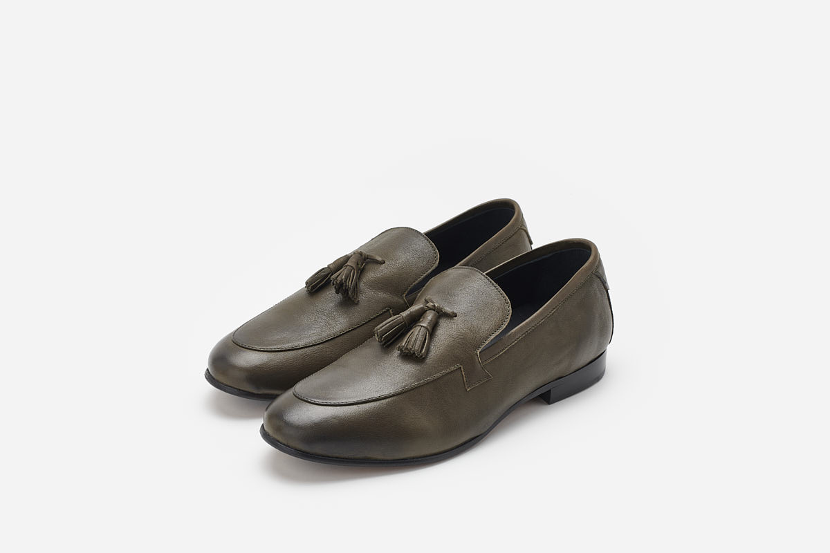 Full grain leather loafer